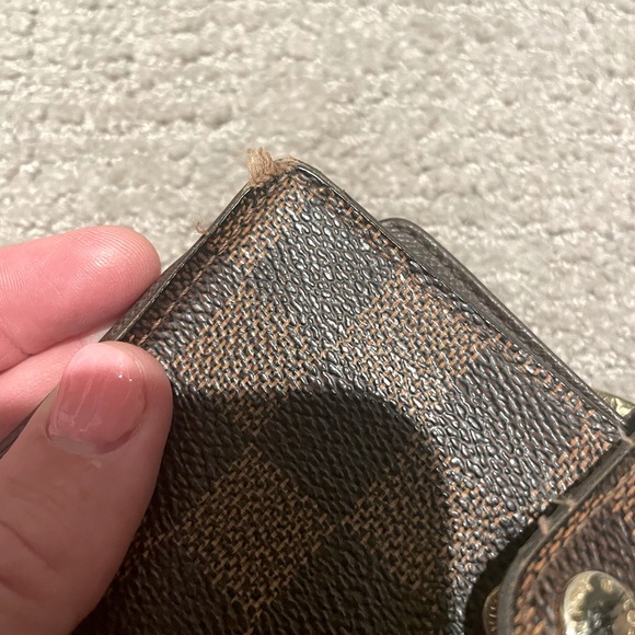 Louie Vuitton French Wallet - Picture 7 of 8